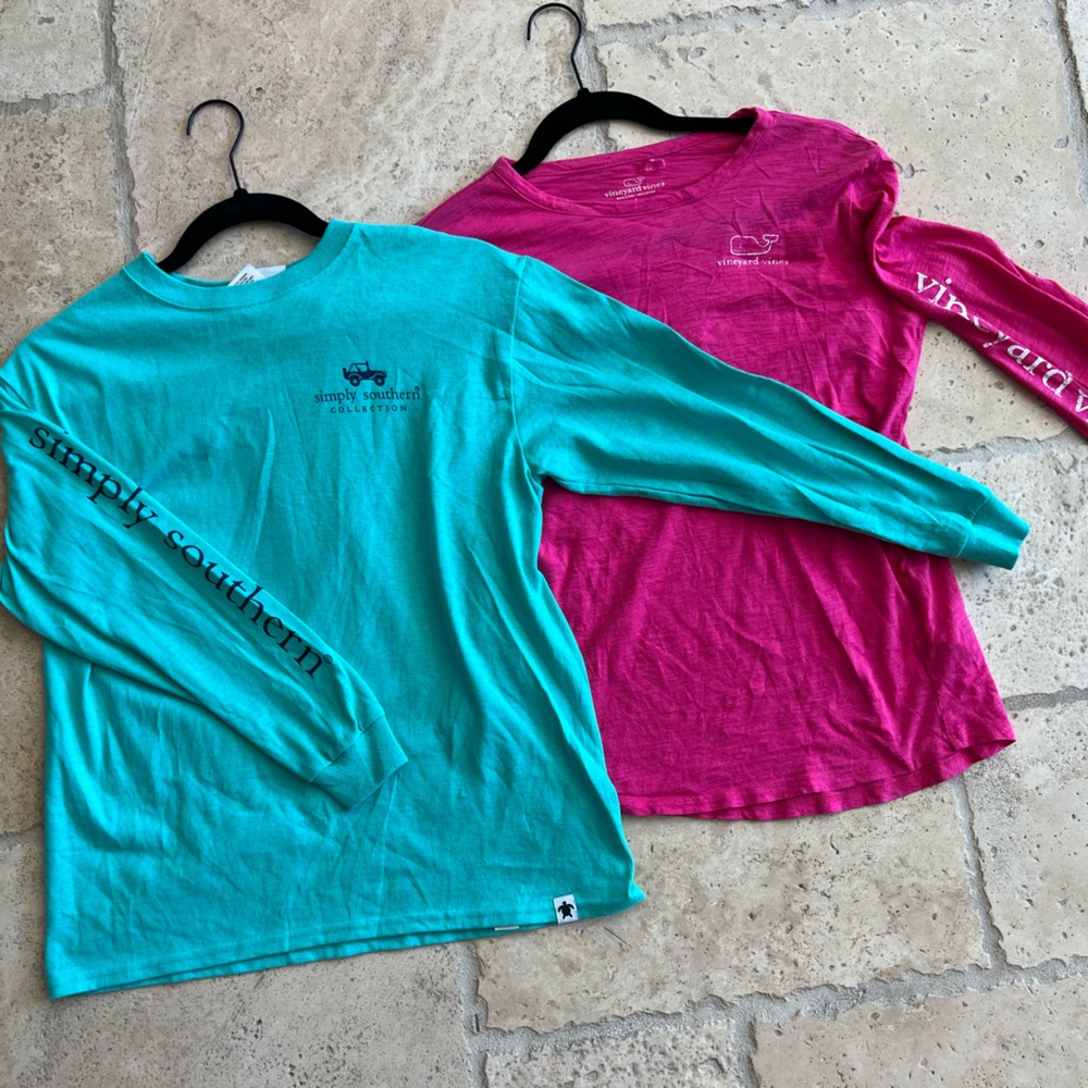 2 - Vineyard Vines Simply Southern Gil’s long sleeved Ts Size M L